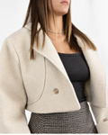 Chaqueta cropped asimétrica