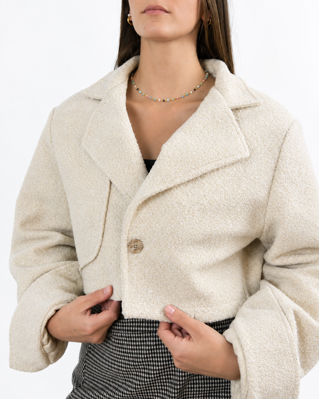 Chaqueta cropped asimétrica